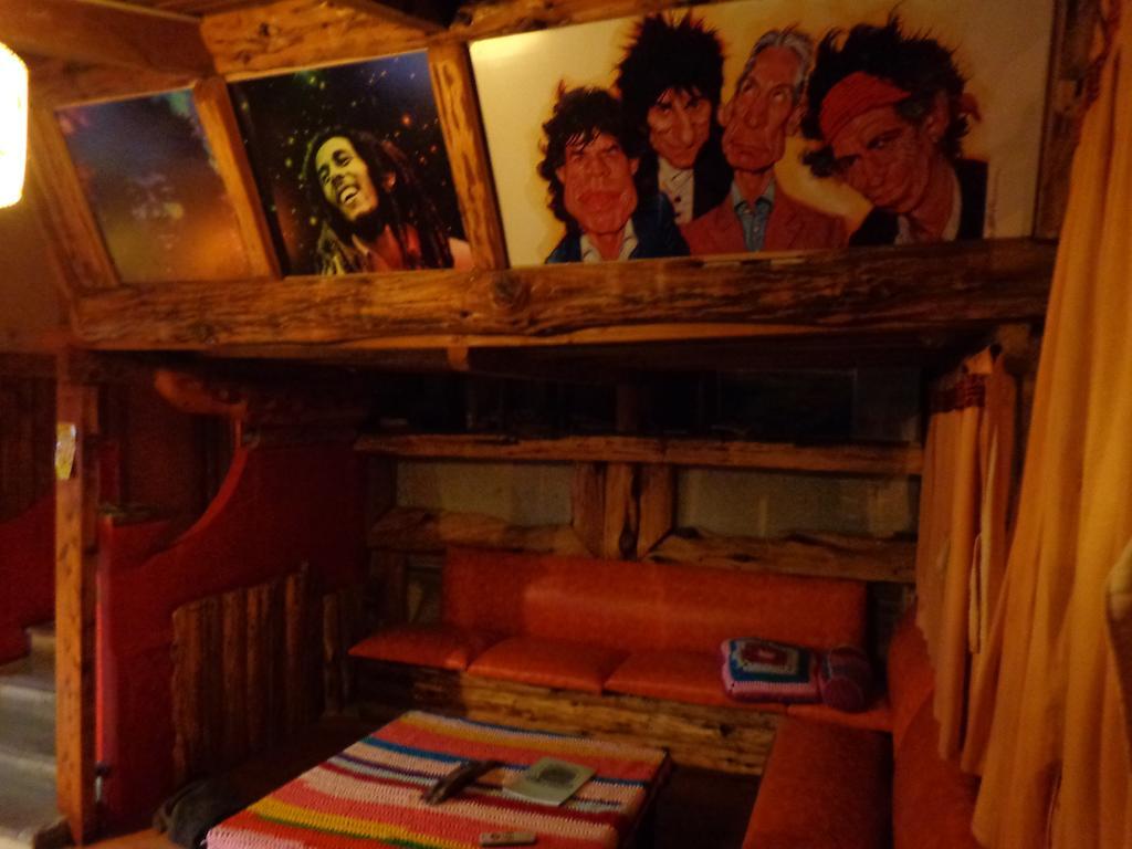 Wood House Hostel San Carlos de Bariloche Eksteriør billede